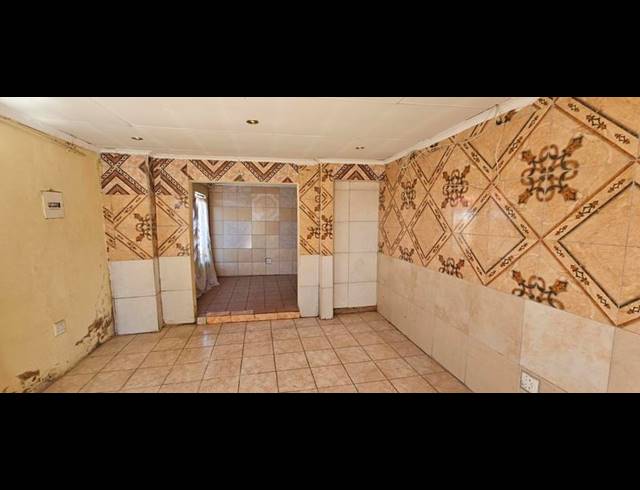 4 BEDROOM HOUSE FOR SALE IN LOTUS GARDENS